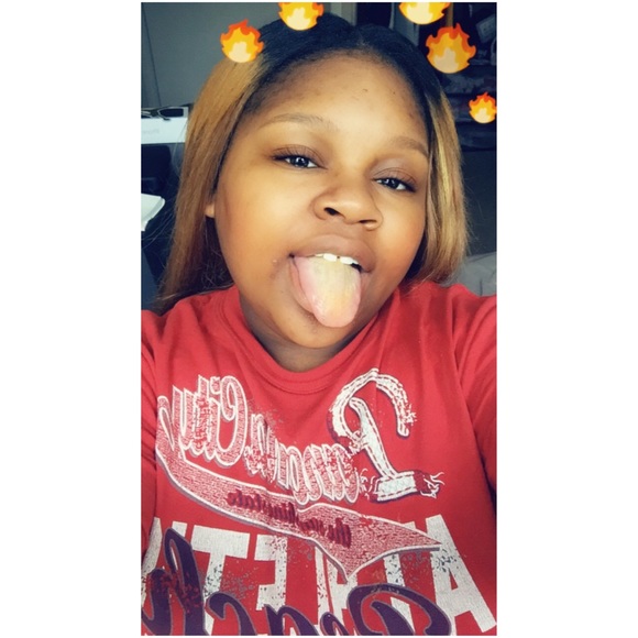 Meet your Posher, Dynekka - Picture 1 of 1